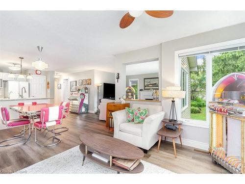 105 Glenariff Drive, Freelton, ON - Indoor Photo Showing Living Room