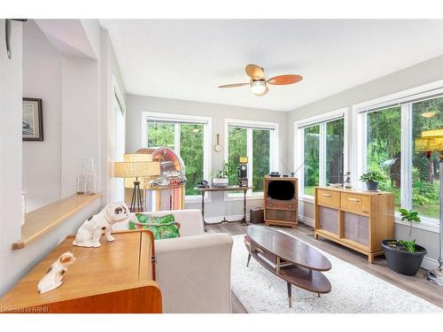 105 Glenariff Drive, Freelton, ON - Indoor Photo Showing Living Room