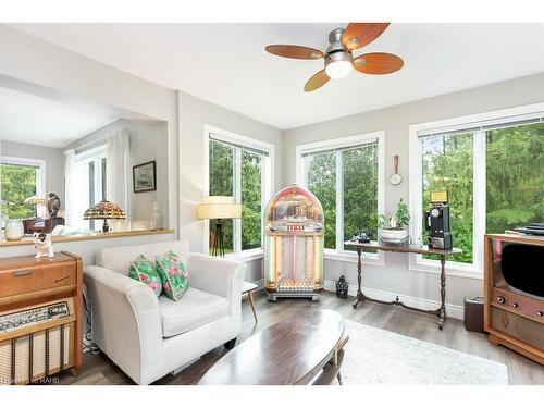 105 Glenariff Drive, Freelton, ON - Indoor Photo Showing Living Room