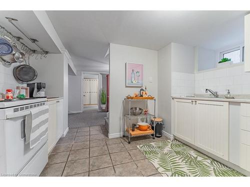 98 Sherman Avenue S, Hamilton, ON - Indoor Photo Showing Kitchen