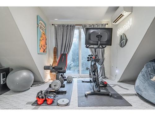 98 Sherman Avenue S, Hamilton, ON - Indoor Photo Showing Gym Room