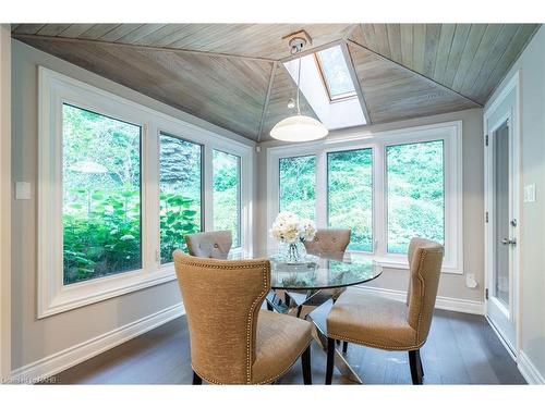 138 Uphill Court, Ancaster, ON - Indoor Photo Showing Dining Room