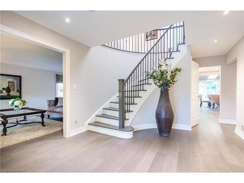 138 Uphill Court, Ancaster, ON - Indoor Photo Showing Other Room