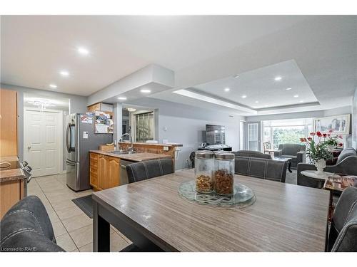 308-990 Golf Links Road, Hamilton, ON - Indoor Photo Showing Dining Room