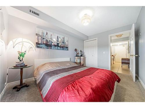 308-990 Golf Links Road, Hamilton, ON - Indoor Photo Showing Bedroom