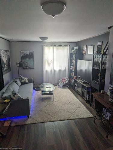 182 Talbot Street N, Simcoe, ON - Indoor Photo Showing Living Room