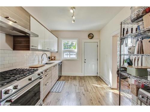 82 Ottawa Street S, Hamilton, ON - Indoor Photo Showing Kitchen