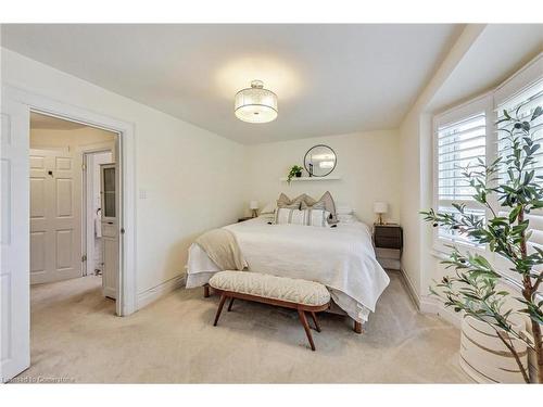 82 Ottawa Street S, Hamilton, ON - Indoor Photo Showing Bedroom