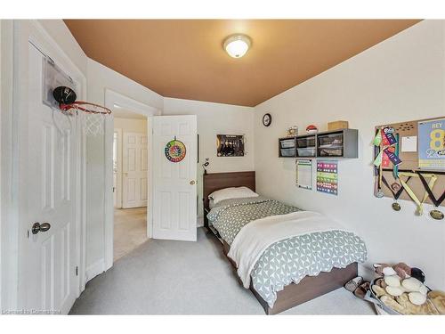 82 Ottawa Street S, Hamilton, ON - Indoor Photo Showing Bedroom