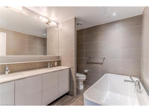 Th23-7 Buttermill Avenue, Vaughan, ON - Indoor Photo Showing Bathroom