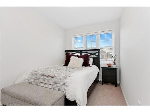 913 Nadalin Heights, Milton, ON - Indoor Photo Showing Bedroom