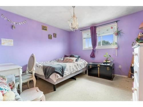 61 Napoli Drive, Hamilton, ON - Indoor Photo Showing Bedroom