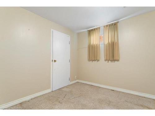 61 Napoli Drive, Hamilton, ON - Indoor Photo Showing Other Room