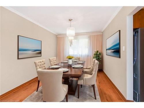 22 Glen Park Court, Hamilton, ON - Indoor Photo Showing Dining Room