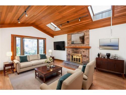 22 Glen Park Court, Hamilton, ON - Indoor Photo Showing Living Room With Fireplace