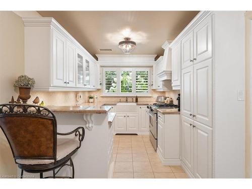 3040 First Street, Burlington, ON - Indoor Photo Showing Kitchen