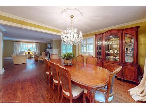 3040 First Street, Burlington, ON - Indoor Photo Showing Dining Room