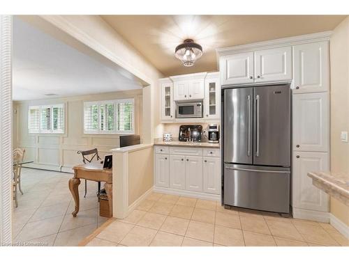 3040 First Street, Burlington, ON - Indoor Photo Showing Kitchen