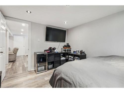 148 Boxley Road, Burlington, ON - Indoor Photo Showing Bedroom