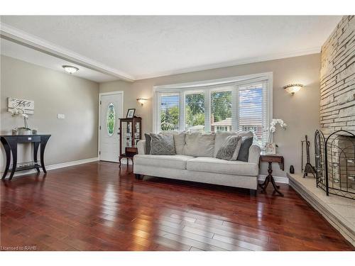 148 Boxley Road, Burlington, ON - Indoor Photo Showing Living Room