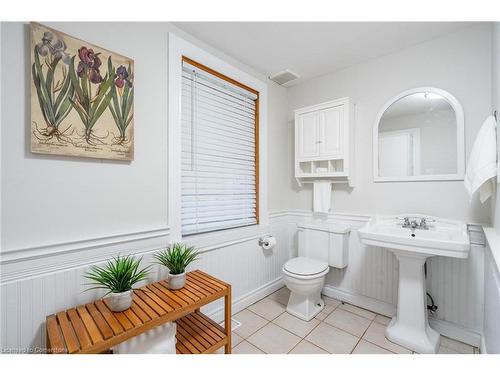 65 7Th Concession Road E, Flamborough, ON - Indoor Photo Showing Bathroom