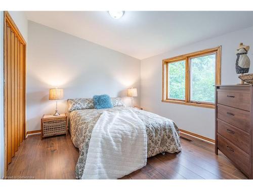 65 7Th Concession Road E, Flamborough, ON - Indoor Photo Showing Bedroom