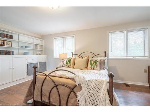 65 7Th Concession Road E, Flamborough, ON - Indoor Photo Showing Bedroom