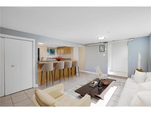 1 Northcliffe Avenue, Dundas, ON - Indoor Photo Showing Living Room