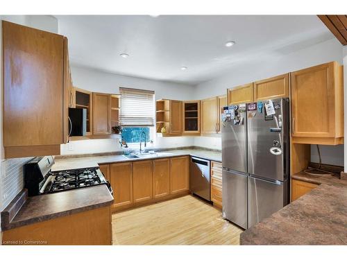 1 Northcliffe Avenue, Dundas, ON - Indoor Photo Showing Kitchen