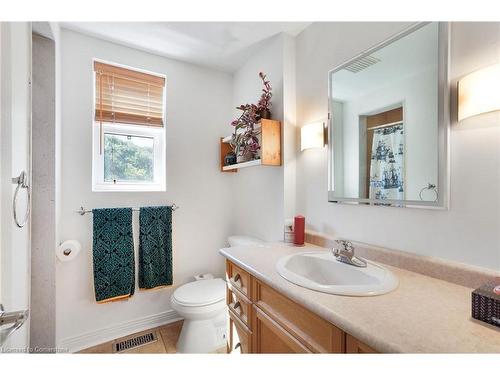 1 Northcliffe Avenue, Dundas, ON - Indoor Photo Showing Bathroom