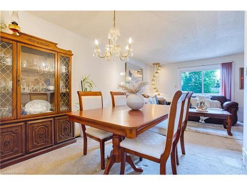 4 Cedar Glen, Grimsby, ON - Indoor Photo Showing Dining Room