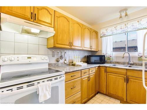 4 Cedar Glen, Grimsby, ON - Indoor Photo Showing Kitchen With Double Sink