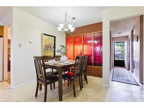 4 Cedar Glen, Grimsby, ON - Indoor Photo Showing Dining Room