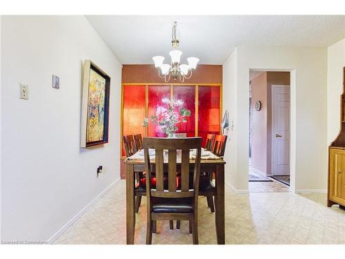 4 Cedar Glen, Grimsby, ON - Indoor Photo Showing Dining Room