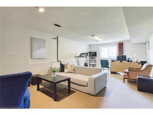 4 Cedar Glen, Grimsby, ON - Indoor Photo Showing Living Room