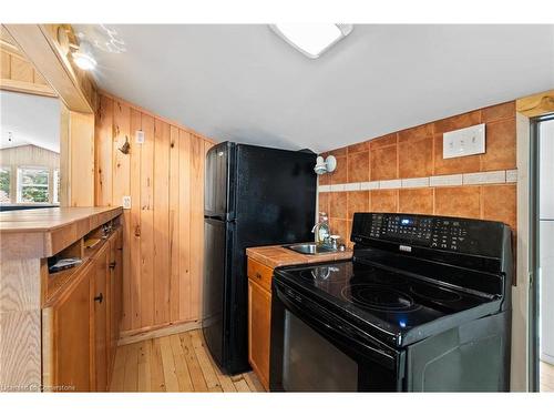 4968 Nigh Road, Fort Erie, ON - Indoor Photo Showing Kitchen