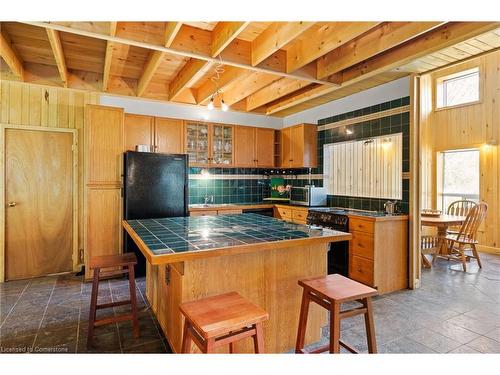 4968 Nigh Road, Fort Erie, ON - Indoor Photo Showing Kitchen