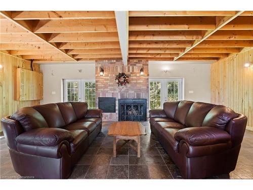 4968 Nigh Road, Fort Erie, ON - Indoor Photo Showing Living Room With Fireplace