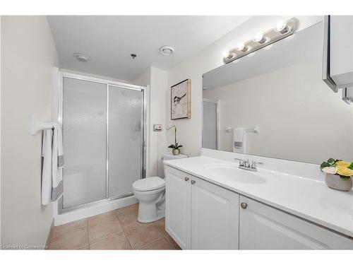 1214-100 Burloak Drive, Burlington, ON - Indoor Photo Showing Bathroom