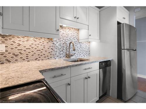 2206-150 Charlton Avenue E, Hamilton, ON - Indoor Photo Showing Kitchen With Stainless Steel Kitchen