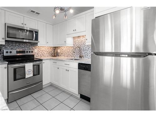 2206-150 Charlton Avenue E, Hamilton, ON - Indoor Photo Showing Kitchen With Stainless Steel Kitchen With Upgraded Kitchen