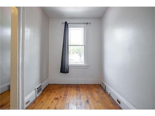 321 Main Street W, Hamilton, ON - Indoor Photo Showing Other Room