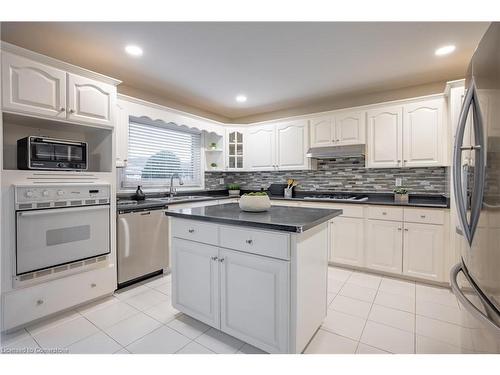 7789 Alpine Drive, Niagara Falls, ON - Indoor Photo Showing Kitchen