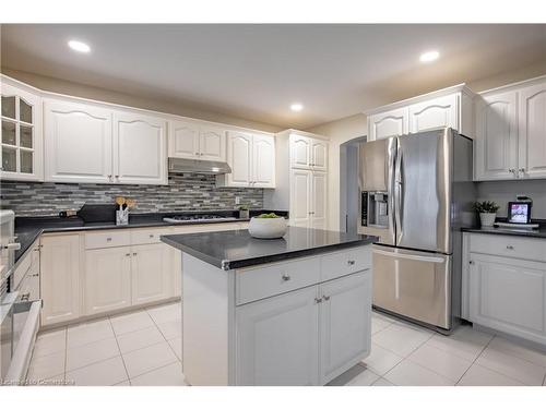 7789 Alpine Drive, Niagara Falls, ON - Indoor Photo Showing Kitchen