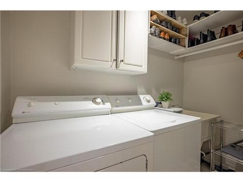 7789 Alpine Drive, Niagara Falls, ON - Indoor Photo Showing Laundry Room