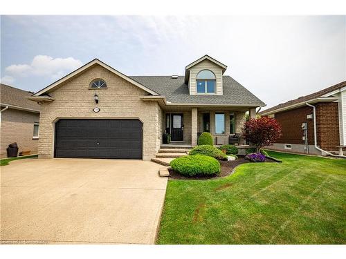 7789 Alpine Drive, Niagara Falls, ON - Outdoor With Deck Patio Veranda With Facade