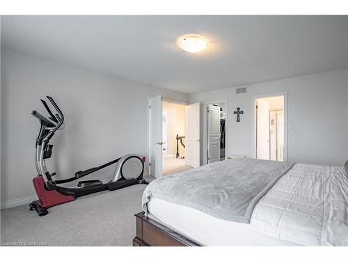 7789 Alpine Drive, Niagara Falls, ON - Indoor Photo Showing Bedroom