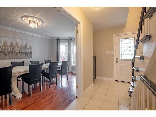 7789 Alpine Drive, Niagara Falls, ON - Indoor Photo Showing Dining Room