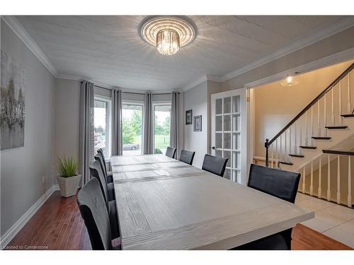 7789 Alpine Drive, Niagara Falls, ON - Indoor Photo Showing Dining Room