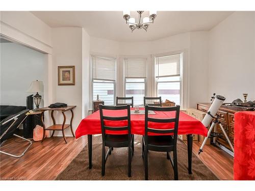 17 Albemarle Street, Hamilton, ON - Indoor Photo Showing Dining Room